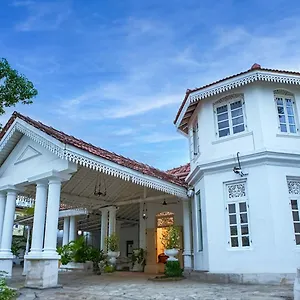 Beverly Dehiwala-Mount Lavinia